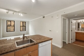 Building Photo - 616 E St NW
