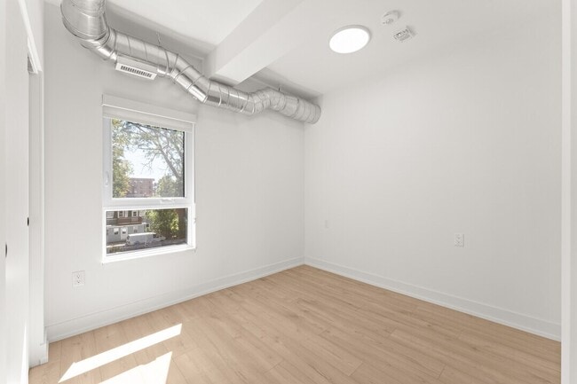 Photo du bâtiment - 47 Wellington St