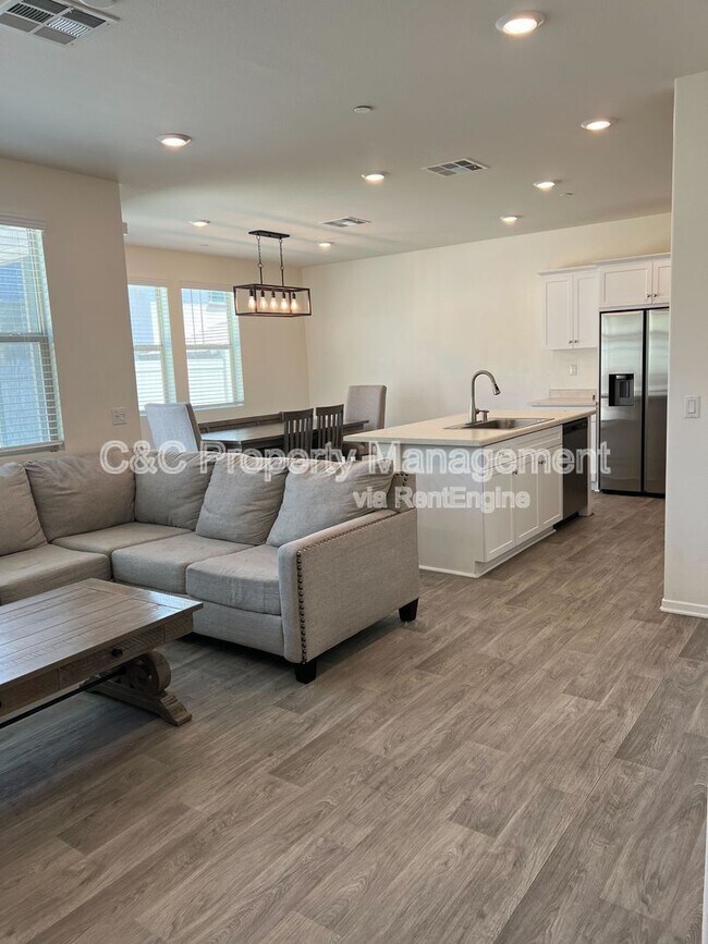 Building Photo - 17169 Gray Pine Pl