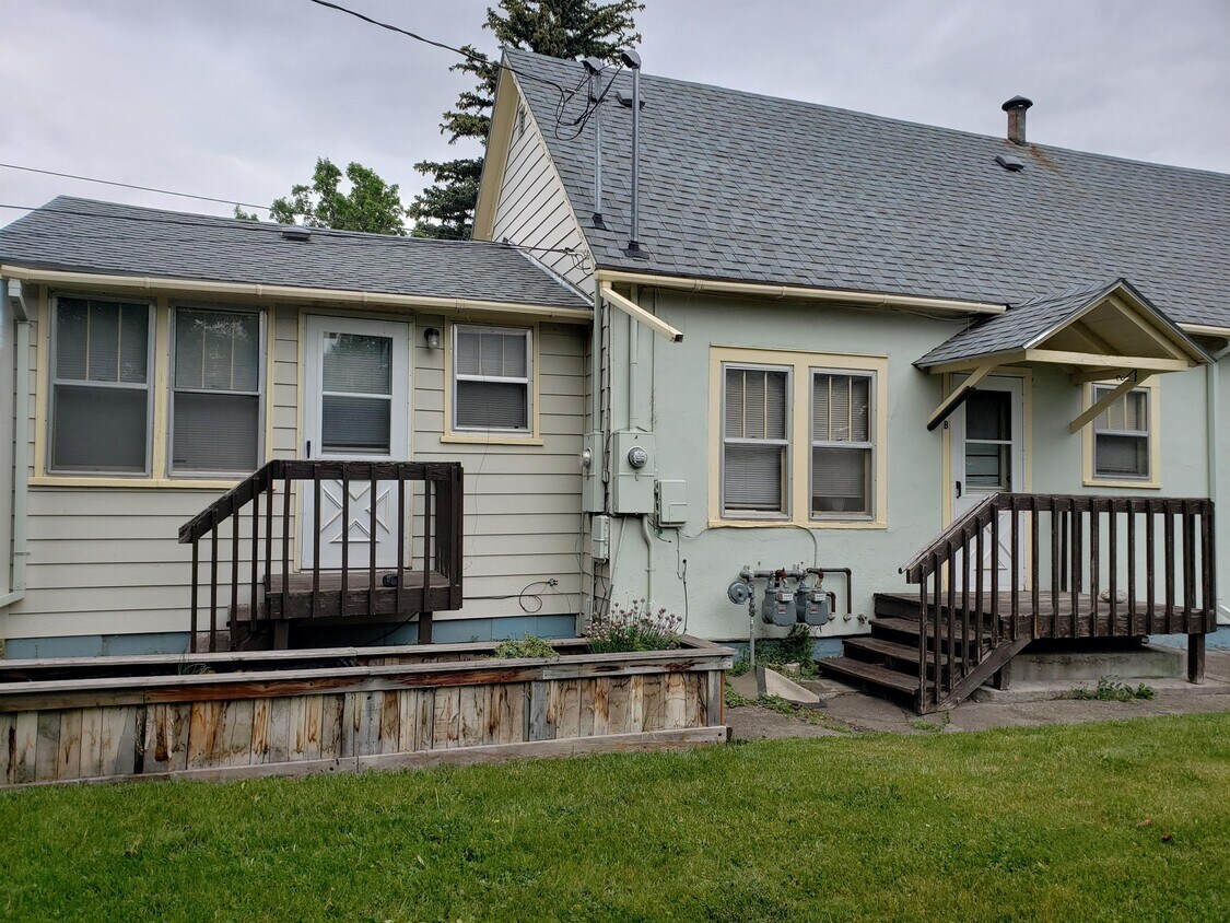 216 S H St Unit B, Livingston, MT 59047 Apartment for Rent in