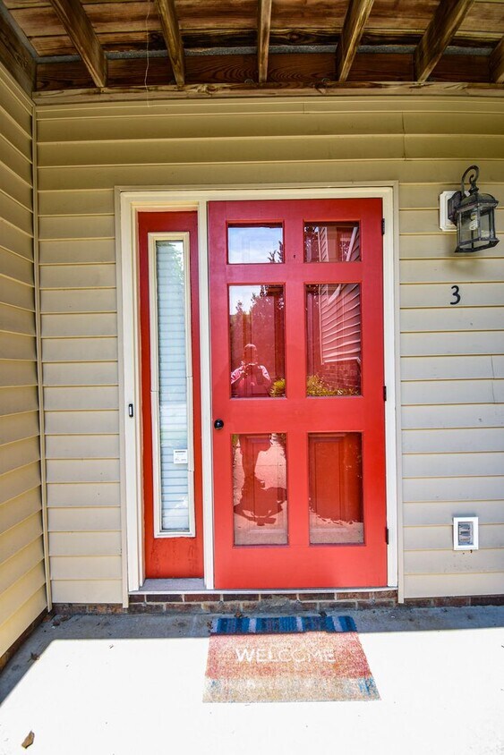 Primary Photo - 2 Bedroom 2 Bathroom Apartment