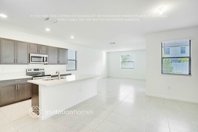 Foto del edificio - 2410 N 108th Dr