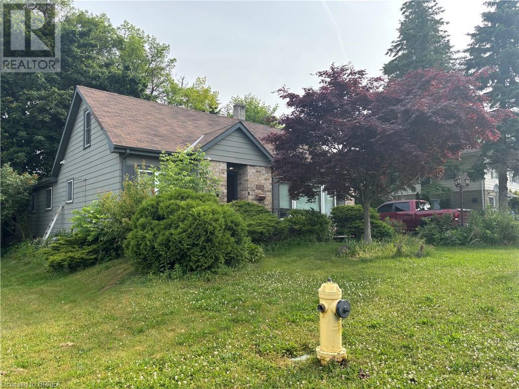 Primary Photo - 382 Wellington St