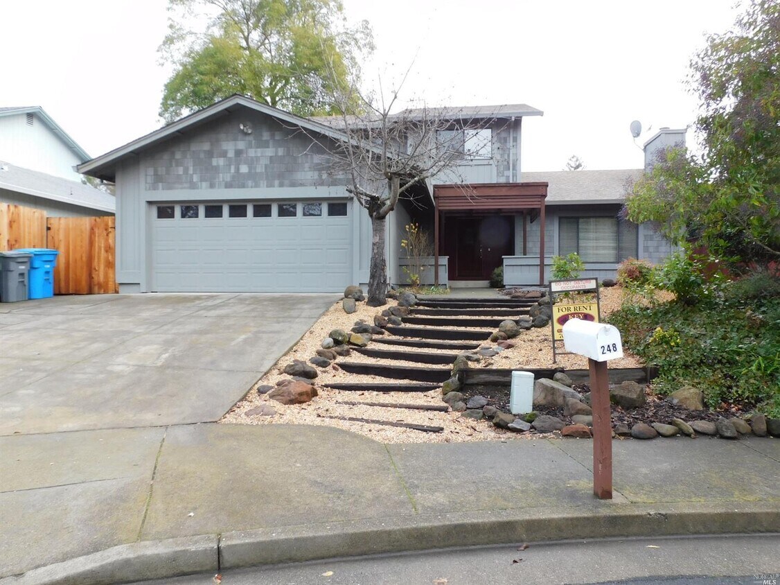 Building Photo - 248 Folia Ct