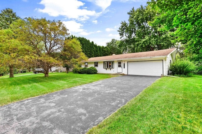 Building Photo - 2728 Florann Dr