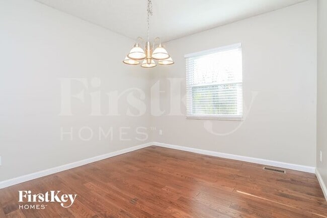 Building Photo - 3072 Hoock Ct