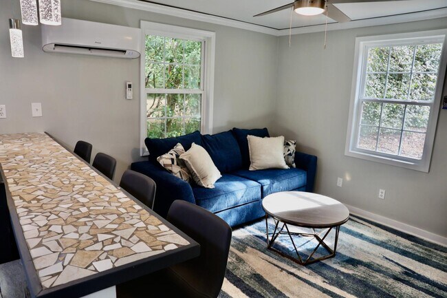 Foto del edificio - 4928 Oleander Dr