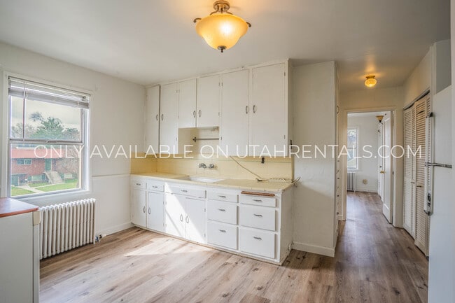 Building Photo - 411 E 300 S