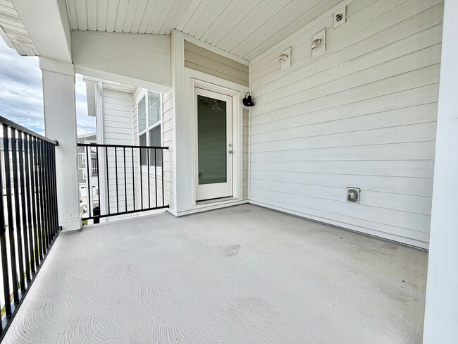 Building Photo - 936 W Big Ben Ln