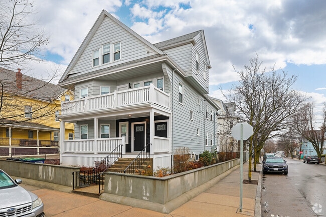 Primary - 26 Fenwick St