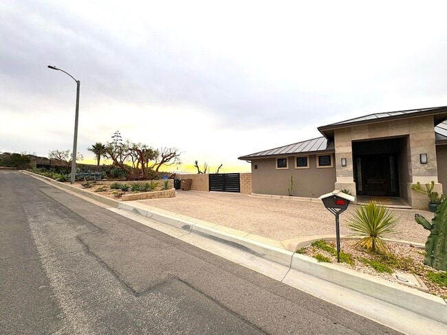 Foto del edificio - 5572 Rainier St