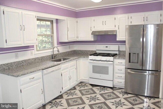 Building Photo - 41 Bralan Ct
