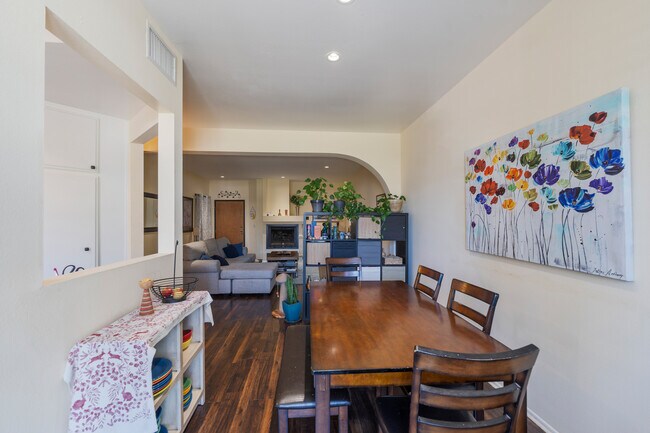 Foto del edificio - 7211 Cozycroft Ave