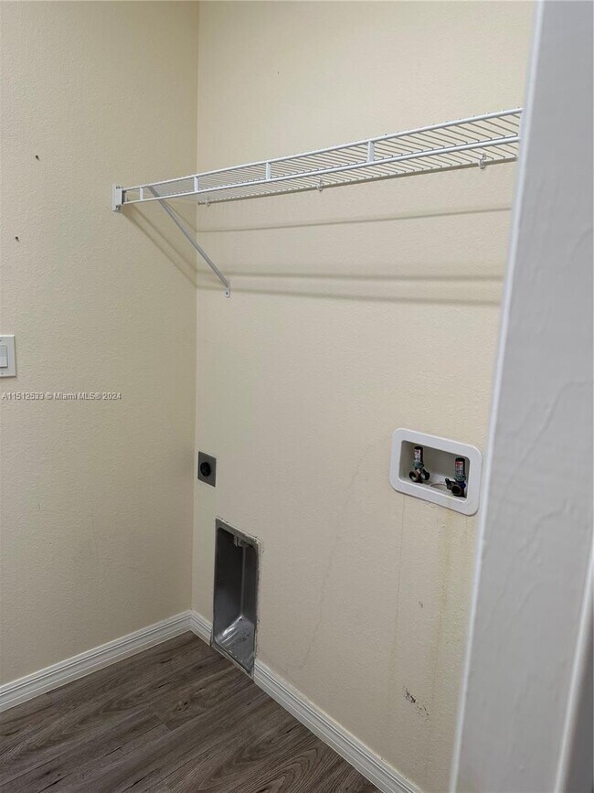 Foto del edificio - 9023 W Crow Cir