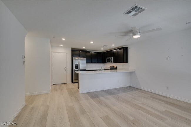 Foto del edificio - 6254 Foxes Dl St