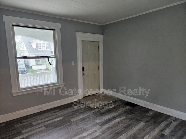 Foto del edificio - 5402 Rolston Ave