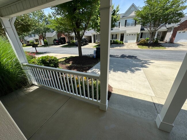 Building Photo - 119 Pine Walk Dr