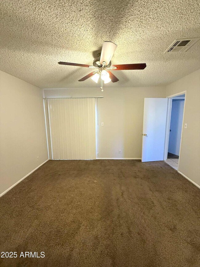 Foto del edificio - 99 N Cooper Rd