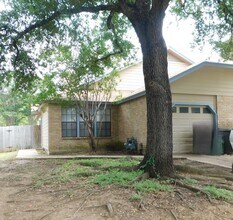 Building Photo - 2027-2027 Redwing Way