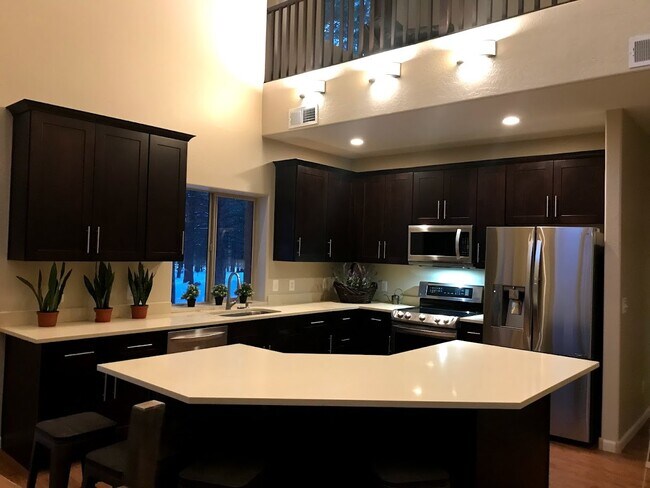 Building Photo - 921 Rainbow Mine Rd