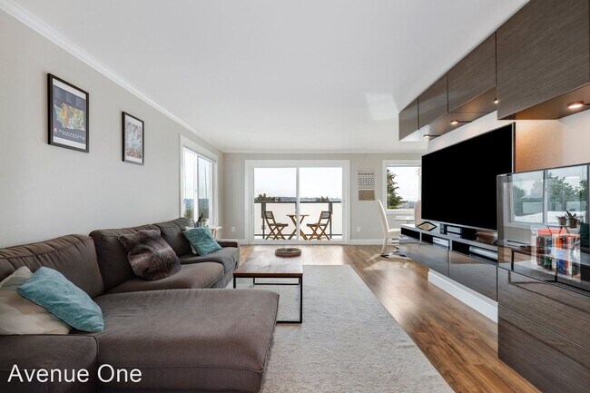 Foto del edificio - 2 br, 1 bath House - 3710 27th Pl W #406