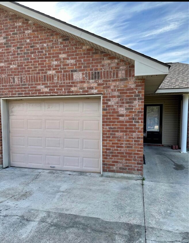 Primary Photo - 48011 Laura Rogers Rd