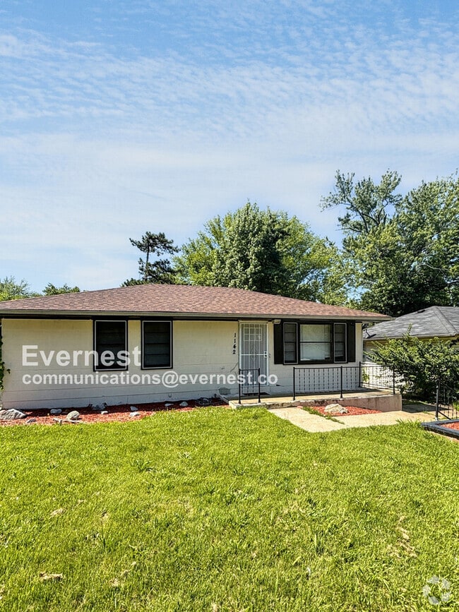 Building Photo - 1142 Maple Ave