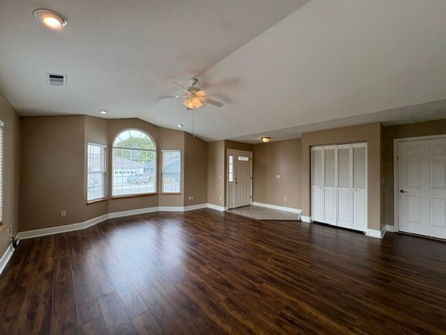 Building Photo - Lovely 3 Bedroom Home in McKinleyville