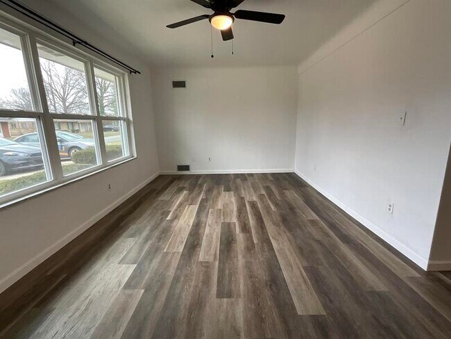 Building Photo - 207 Meckfessel Dr