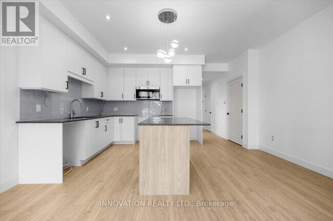 Photo du bâtiment - 486-2 Wentworth Ave