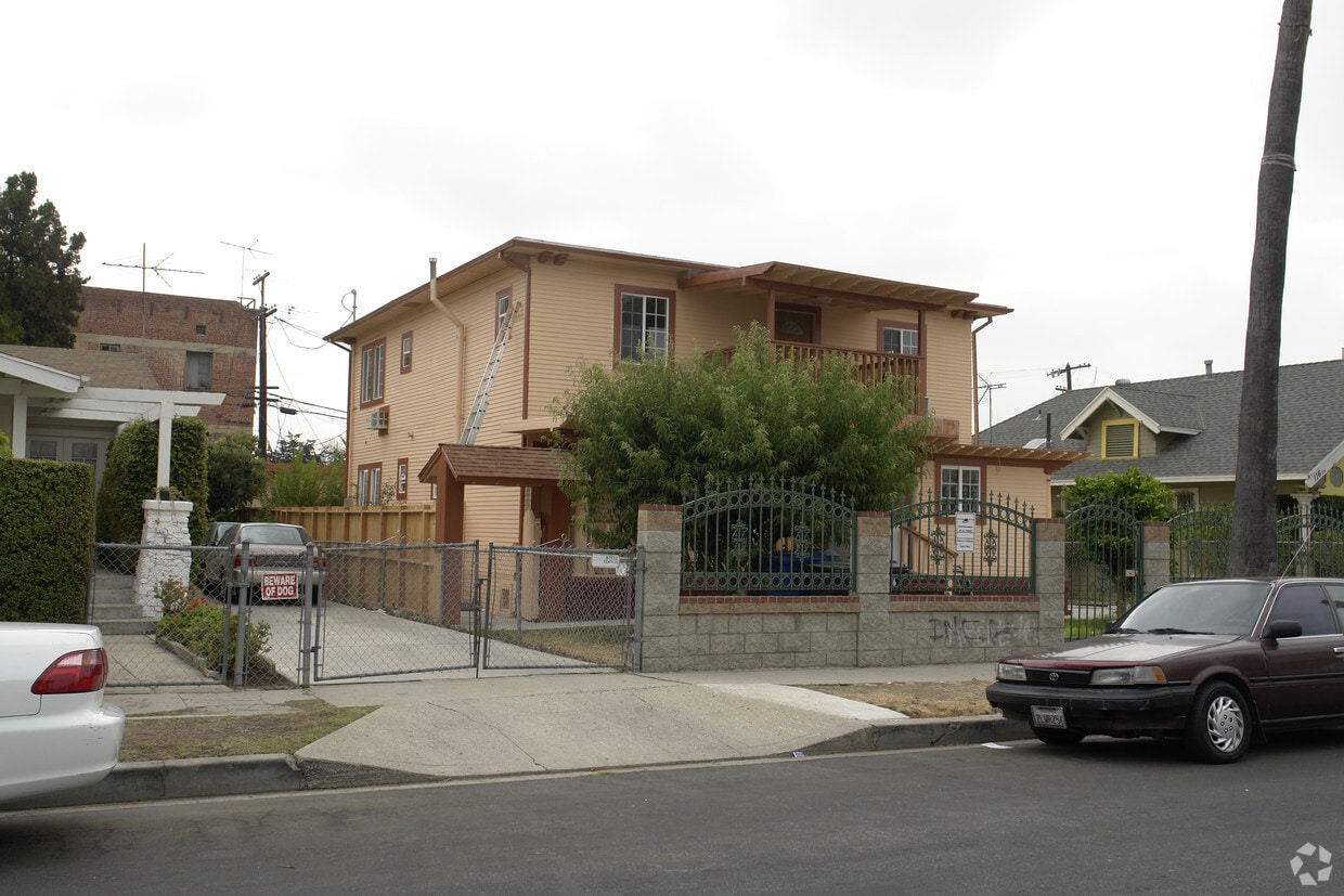 Building Photo - 110 S Alexandria Ave