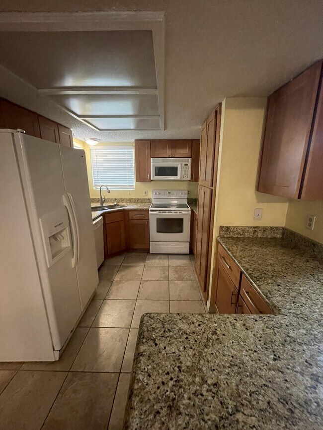 Foto del edificio - 512 Eberhart Ln