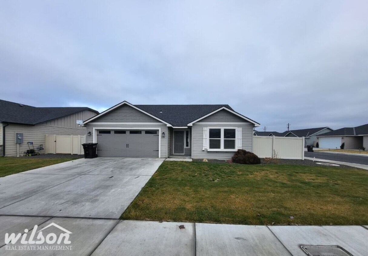 Primary Photo - 3bd/2ba Brand New Home in West Valley! (Mo...