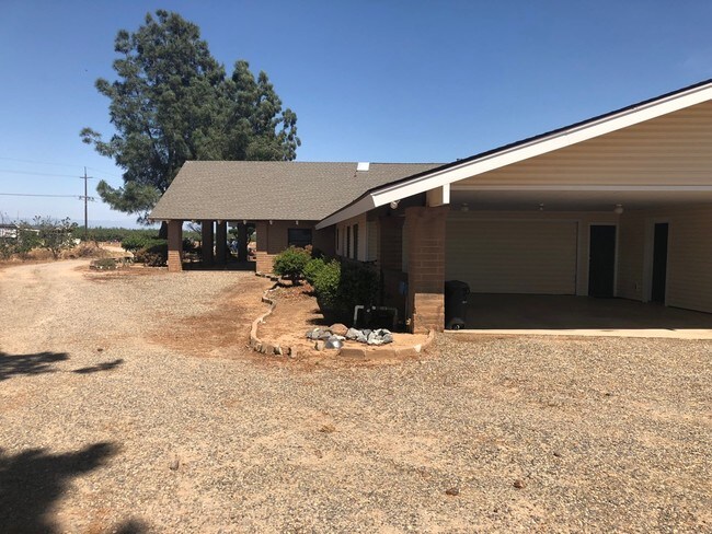 Foto del edificio - 33588 Ave 12