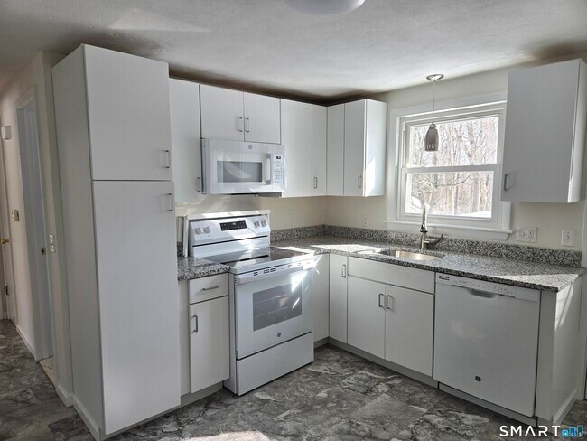 Foto del edificio - 86 Clinton St