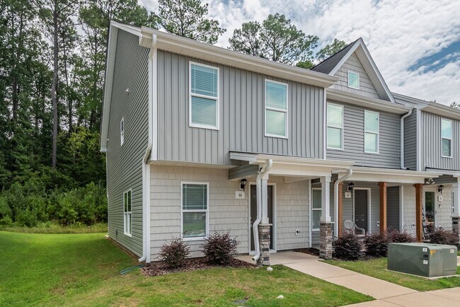 Building Photo - MOVE IN SPECIAL - Beautiful 2 Bedroom Townhome in Clayton
