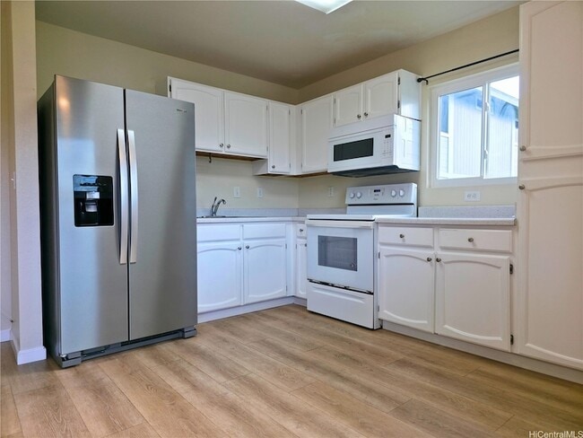 Building Photo - 95-1041 Ainamakua Drive Unit 1