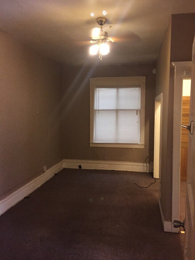 Foto del edificio - 1 Bedroom with Den 1 Bath on the West Side...