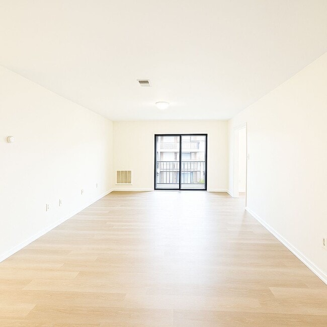 Foto del edificio - 732 Kennedy Dr