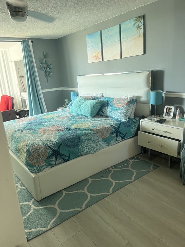 Photo - 3465 Via Poinciana Apartment