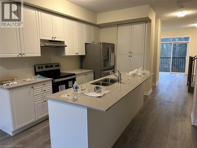 Building Photo - 185 Bedrock Dr