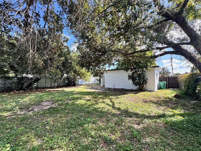 Foto del edificio - 2381 NW 153rd St