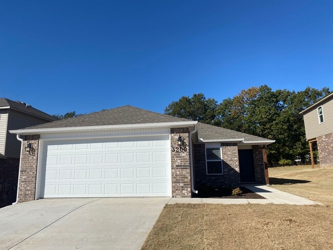 Building Photo - *MARCH MADNESS SAVINGS!* Three Bedroom | T...