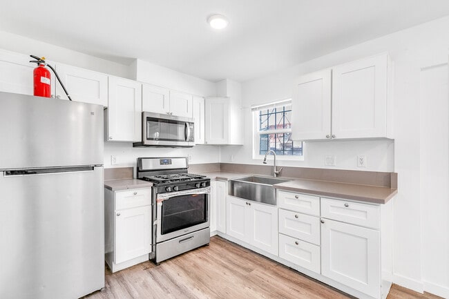 Building Photo - 8910 Avalon Blvd