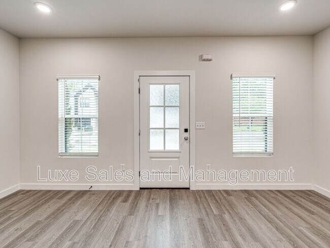 Foto del edificio - 616 W 2nd St