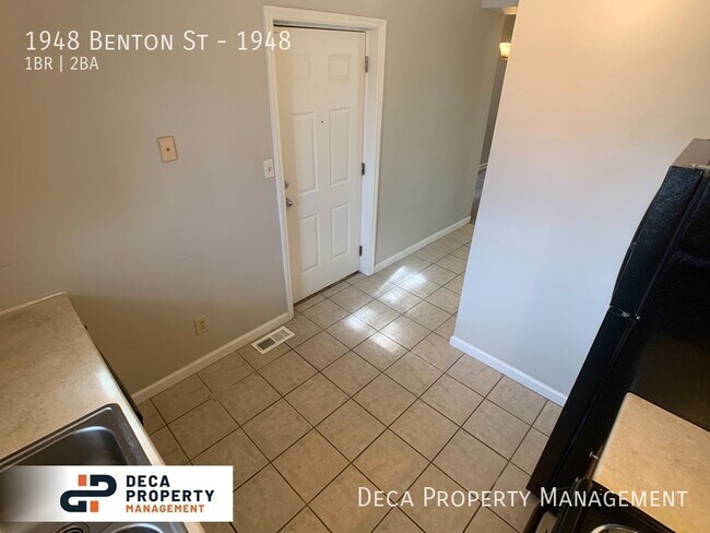 Building Photo - 1 Bedroom Apartment