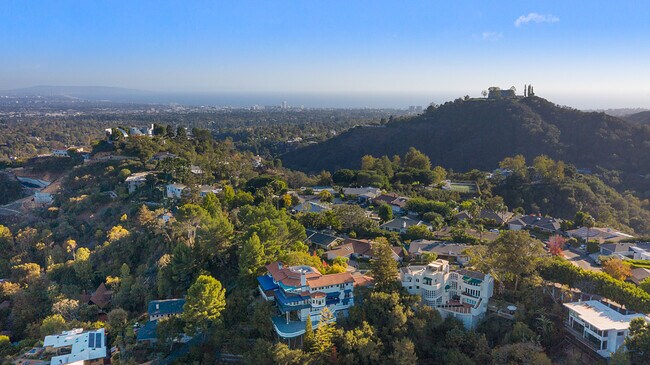 Foto del edificio - 1972 Westridge Rd