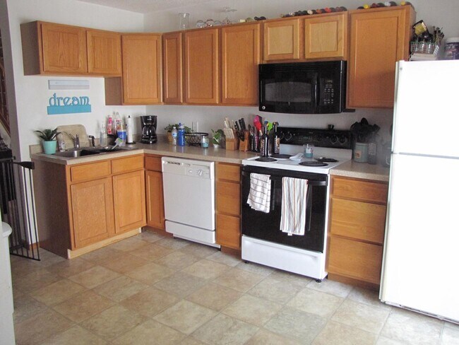 Foto del edificio - 15753 Flackwood Ave