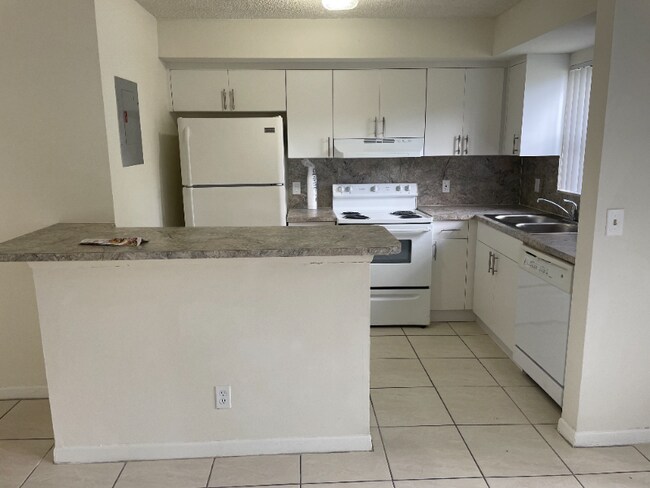 Foto del edificio - 11693 NW 45th St