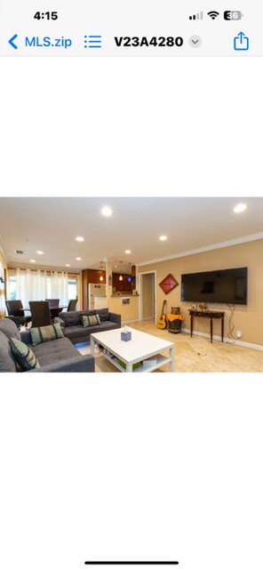 Primary Photo - 7766 N Glenoaks Blvd